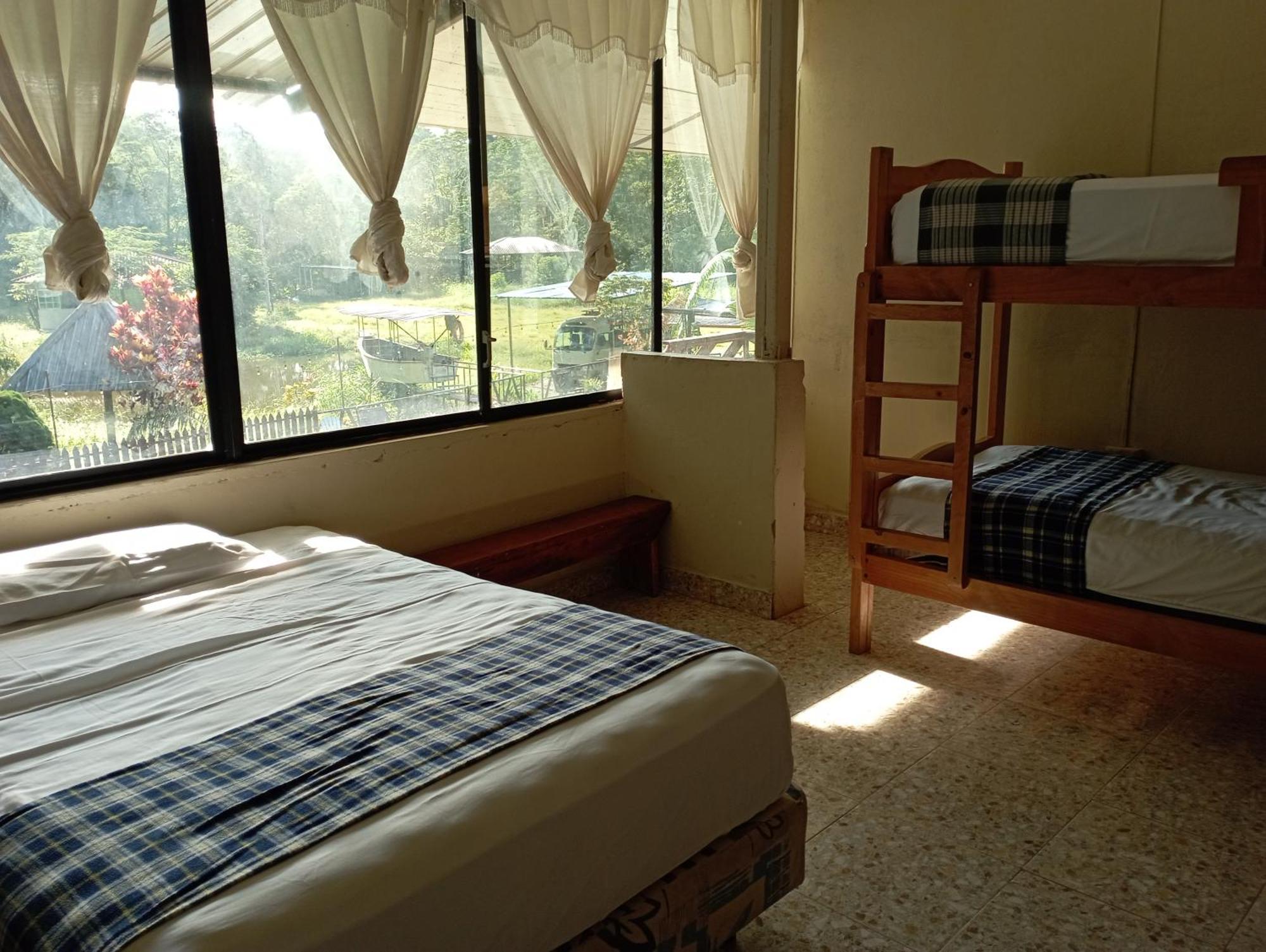 Grand Selva Lodge & Tours Тена Экстерьер фото